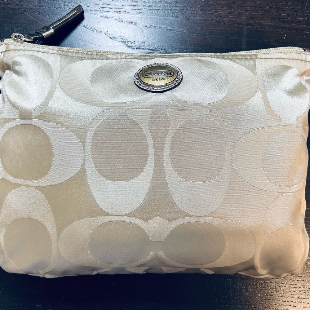 🌟Coach Signature Packable Travel Tote Bag!🌟 - Picture 7 of 8